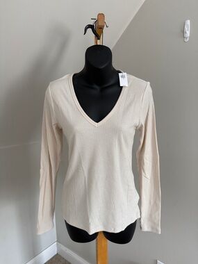NWT Old Navy Ribbed V-Neck Long Sleeve Top - Cream